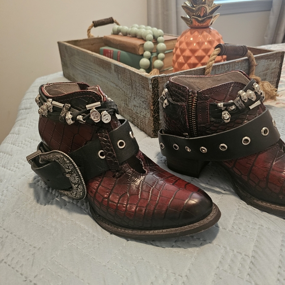 Freebird by Steven Shoes - Freebird by Steven Red and Black Ankle Boots